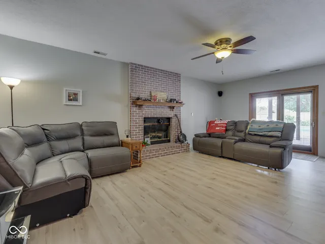 $559,900 | 2405 Valley Court, Shelbyville, IN 46176