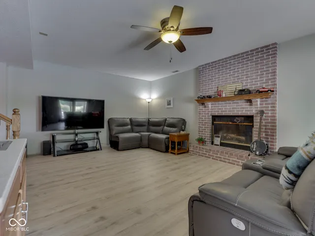 $559,900 | 2405 Valley Court, Shelbyville, IN 46176