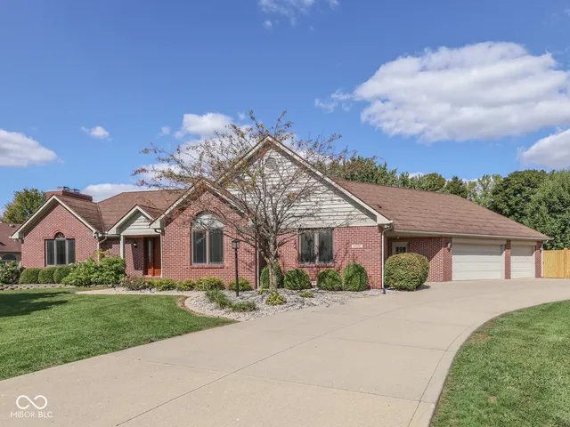 $559,900 | 2405 Valley Court, Shelbyville, IN 46176