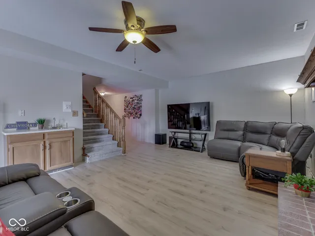 $559,900 | 2405 Valley Court, Shelbyville, IN 46176