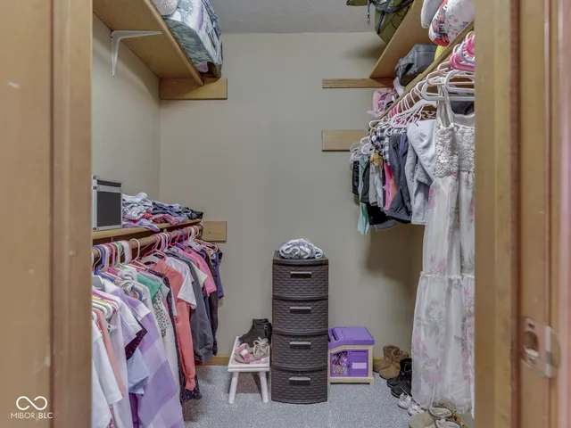 $559,900 | 2405 Valley Court, Shelbyville, IN 46176