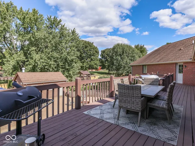 $559,900 | 2405 Valley Court, Shelbyville, IN 46176