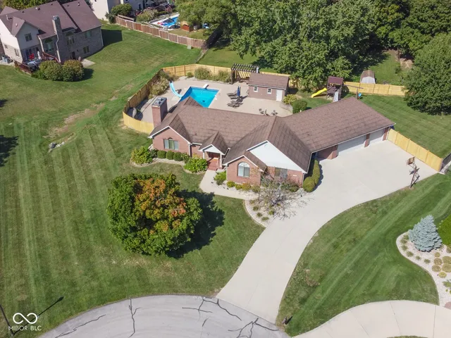 $559,900 | 2405 Valley Court, Shelbyville, IN 46176