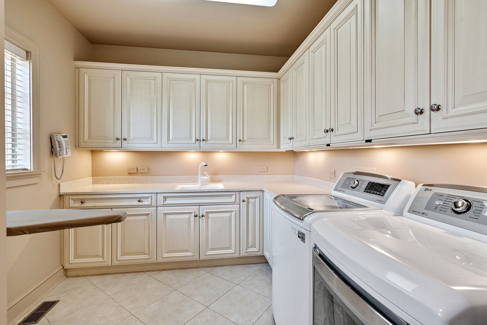 117 Woodley Road Winnetka, IL 60093 - Photo 25 of 55