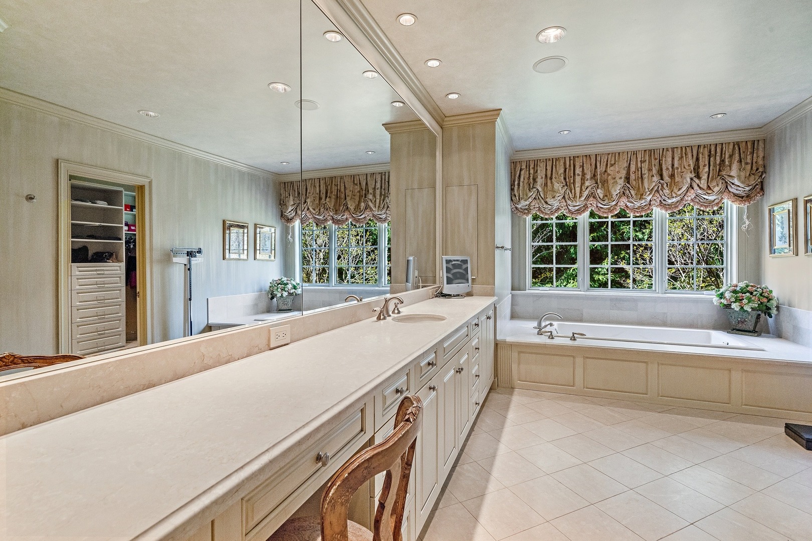 117 Woodley Road Winnetka, IL 60093 - Photo 31 of 55