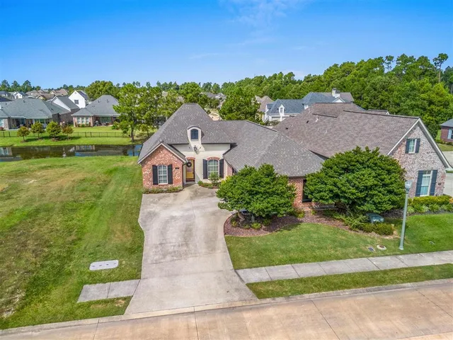 $609,900 | 5806 Weeping Willow Drive, Lake Charles, LA 70605