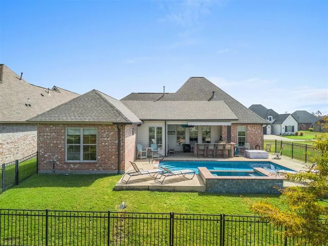 $609,900 | 5806 Weeping Willow Drive, Lake Charles, LA 70605