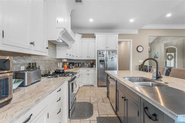 $609,900 | 5806 Weeping Willow Drive, Lake Charles, LA 70605