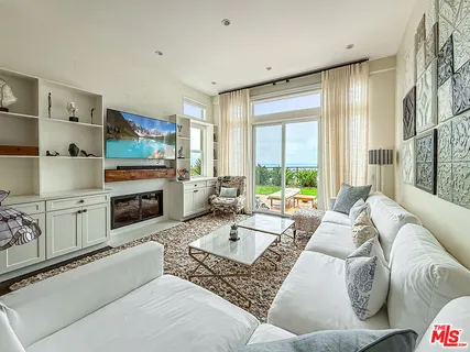 $2,285,000 | 6416 Lunita Road, Unit 108, Malibu, CA 90265