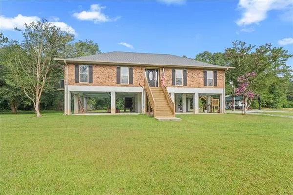 $450,000 | 40047 North Thibodeaux Road, Ponchatoula, LA 70454