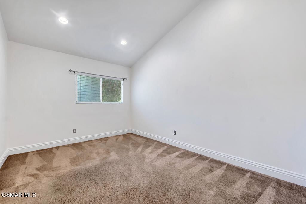 1631 Hauser Circle Thousand Oaks, CA 91362 - Photo 38 of 56 an empty room with a workbench