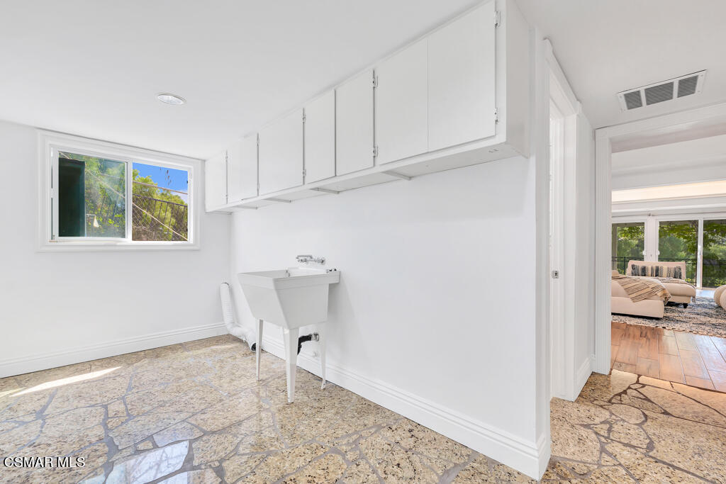 1631 Hauser Circle Thousand Oaks, CA 91362 - Photo 40 of 56 Laundry Room