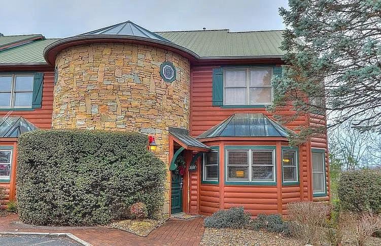 2044 Hickory Ridge Way Sevierville, TN 37862 - Photo 2 of 49 Gallery Image 2