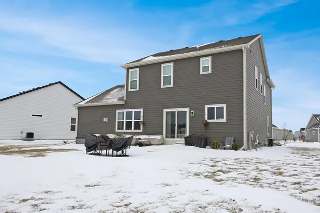 $699,900 | 2826 Yahara Drive, Summit, WI 53066