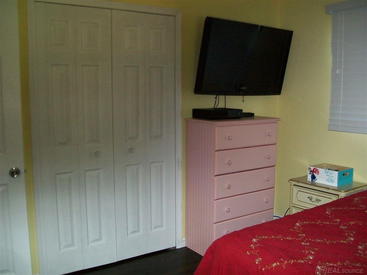 4525 Auburn Road Utica, MI 48317 - Photo 15 of 16 31393222-15.JPG