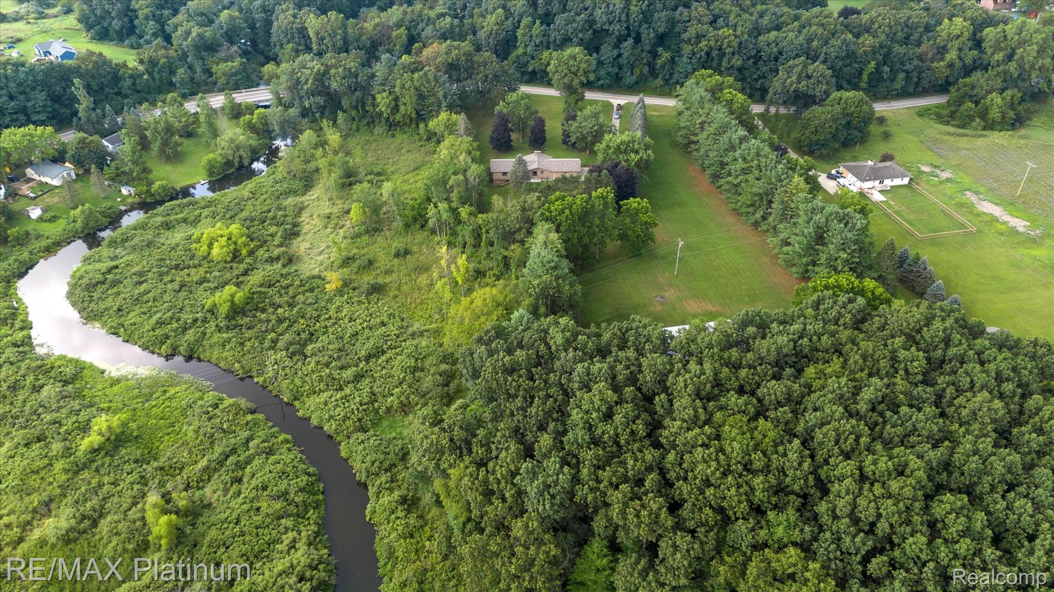 3200 Patterson Lk Road Pinckney, MI 48169 - Photo 39 of 46 60-3200-Patterson-Lake-Rd-Pinckney-MI-48169-WindowStill-16.jpg