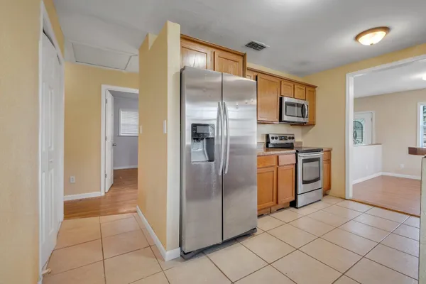 $2,200 | 2115 Jackson Bluff Road, Tallahassee, FL 32304