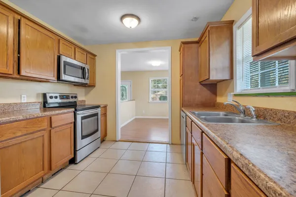 $2,200 | 2115 Jackson Bluff Road, Tallahassee, FL 32304