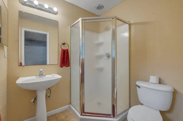 $2,200 | 2115 Jackson Bluff Road, Tallahassee, FL 32304