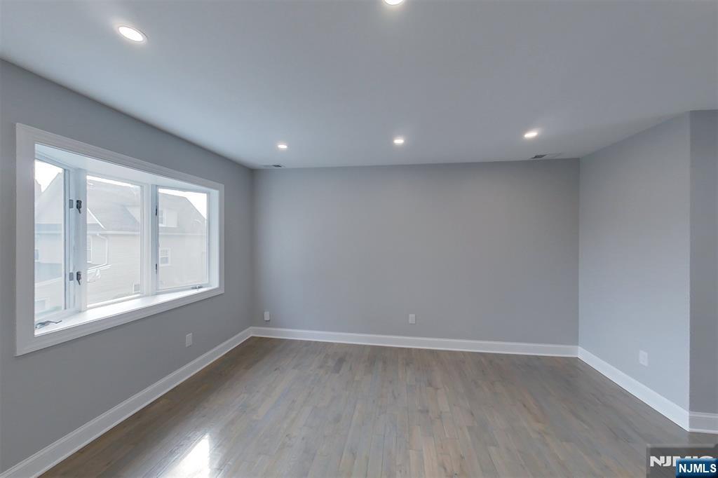 262 Main Street East Rutherford, NJ 07073 - Photo 6 of 22