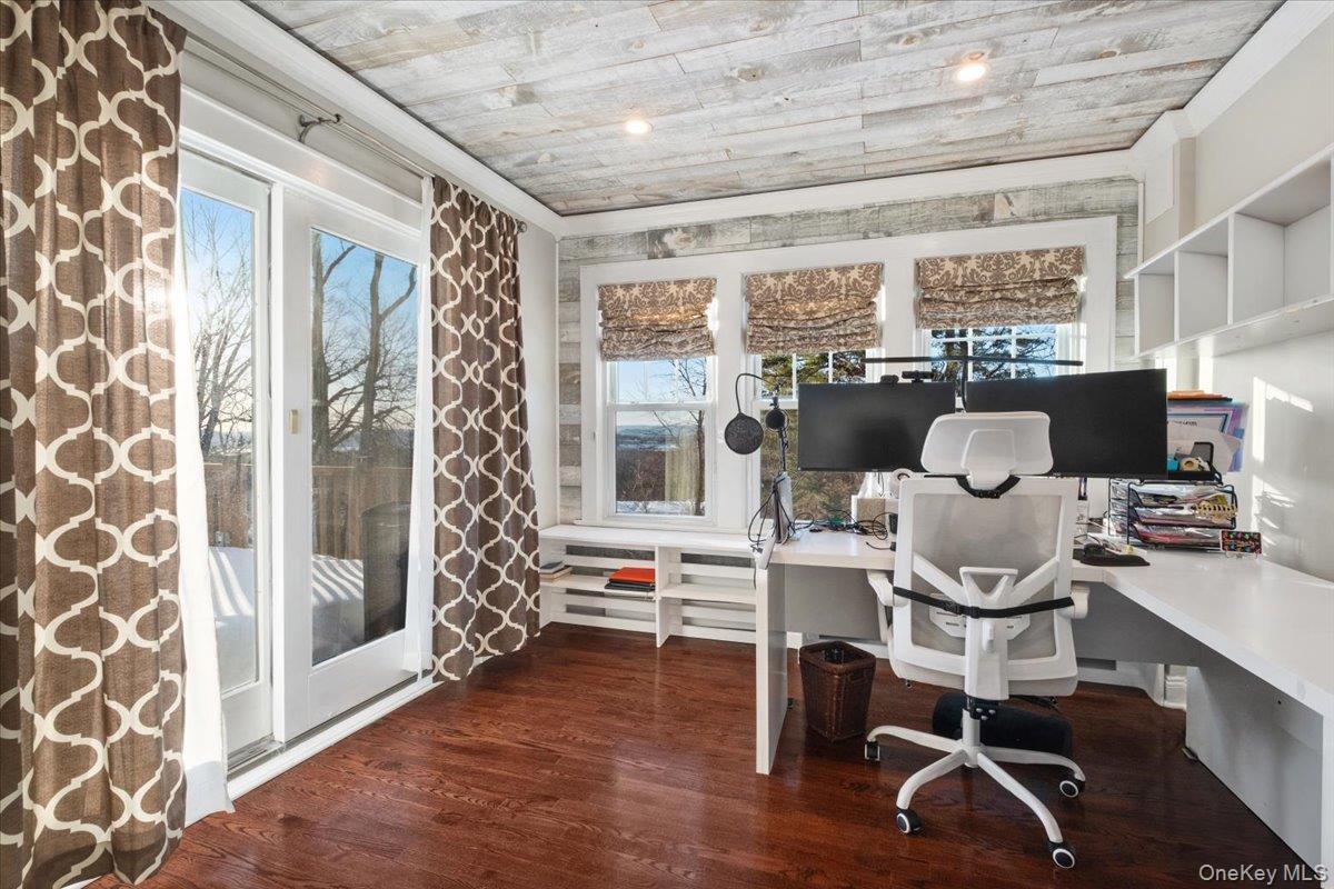 27 Ryder Road Ossining, NY 10562 - Photo 16 of 38 First Floor Flexible Space for Den/Office with Sliding Door to Deck
