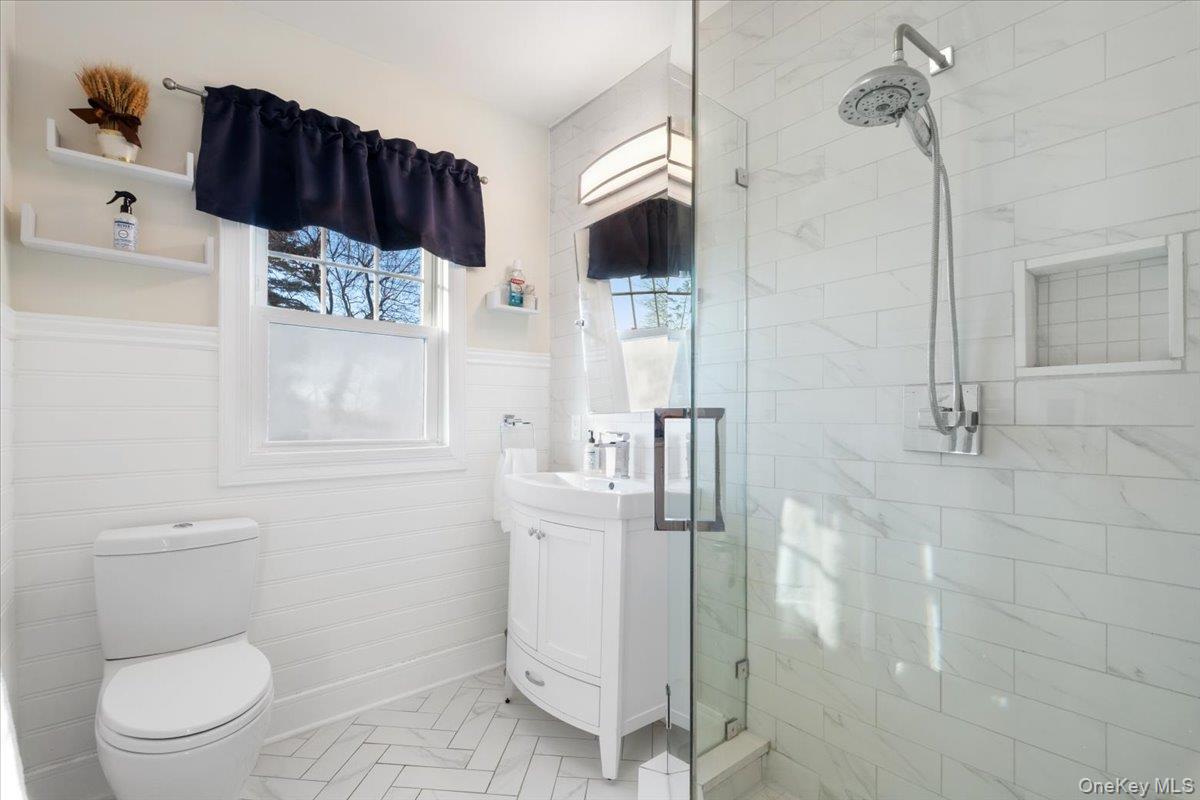 27 Ryder Road Ossining, NY 10562 - Photo 17 of 38 First Floor Full Bathroom
