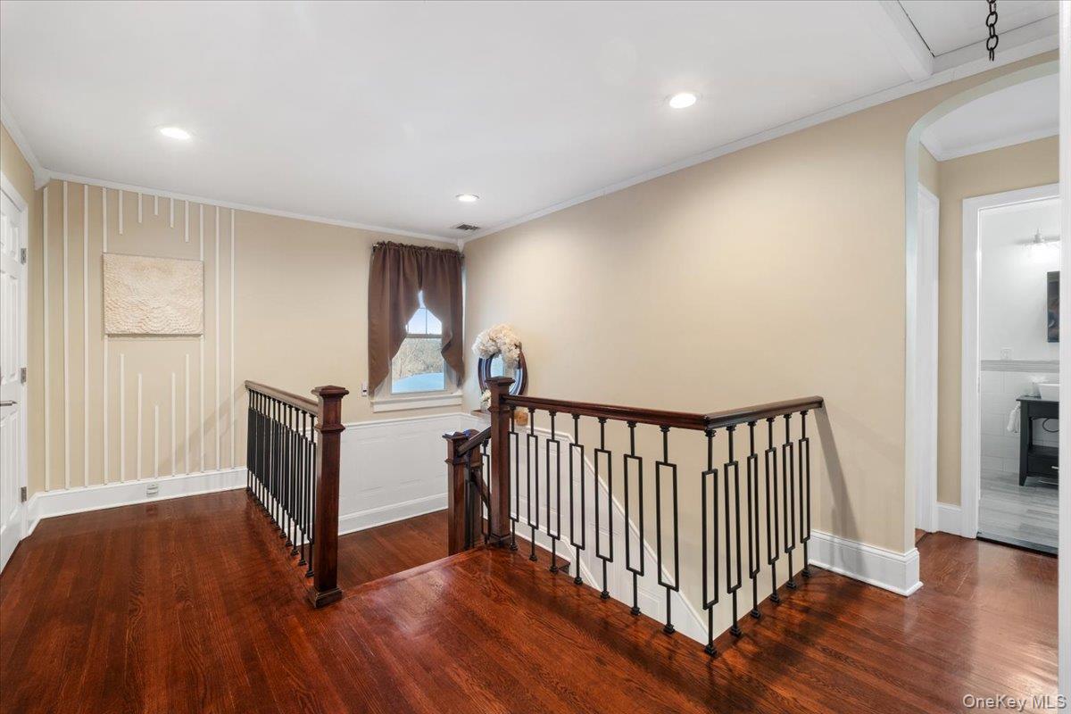 27 Ryder Road Ossining, NY 10562 - Photo 18 of 38 Second Floor Landing
