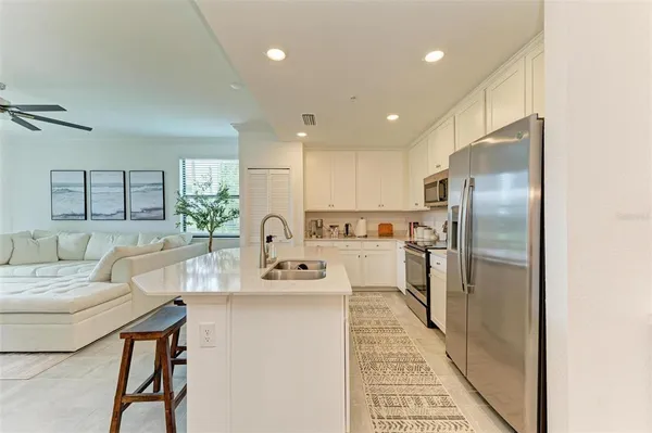 $3,000 | 18114 Gawthrop Drive, Unit 108, Bradenton, FL 34211