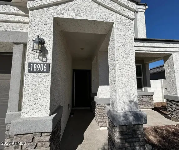 a view of outdoor space