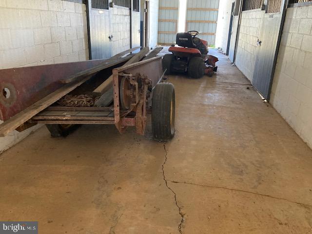 1404 Uniontown Road Westminster, MD 21158 - Photo 15 of 24 a living room with furniture