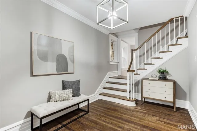 $500,000 | 7162 Pershing Avenue, University City, MO 63130