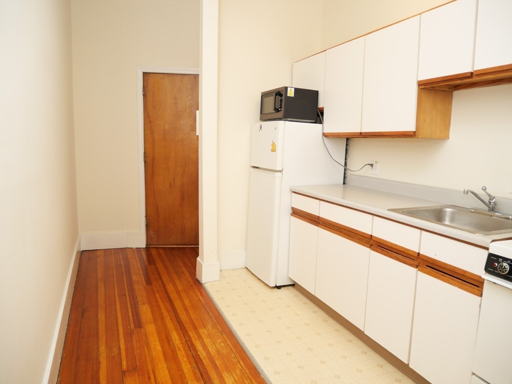 1382 Beacon Street, Unit 4 Brookline, MA 02446 - Photo 2 of 6