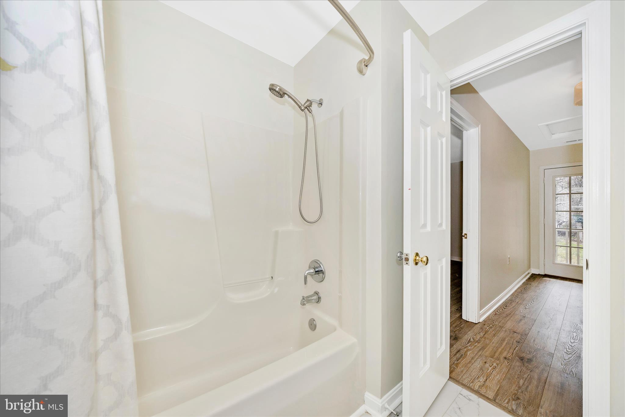 6634 Rockridge Road New Market, MD 21774 - Photo 30 of 74 Hall Bathroom