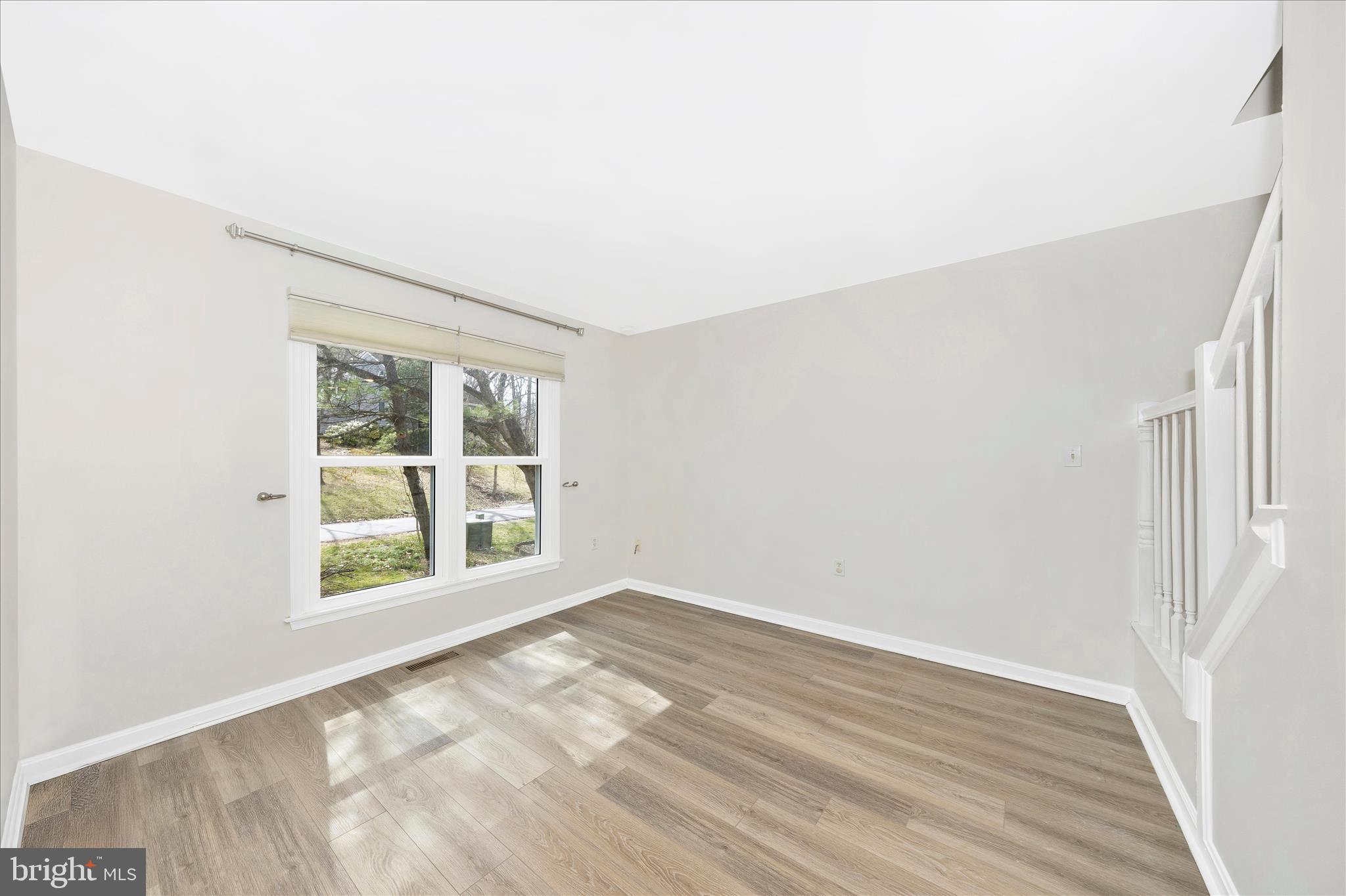 6634 Rockridge Road New Market, MD 21774 - Photo 4 of 74 Living Room