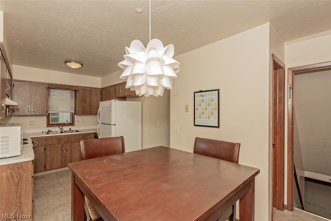 1594 South Green Road Cleveland, OH 44121 - Photo 4 of 29 Gallery Image 4