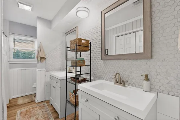 $464,900 | 153 Sheri Lane, Hurst, TX 76053