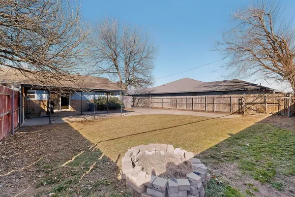 $464,900 | 153 Sheri Lane, Hurst, TX 76053