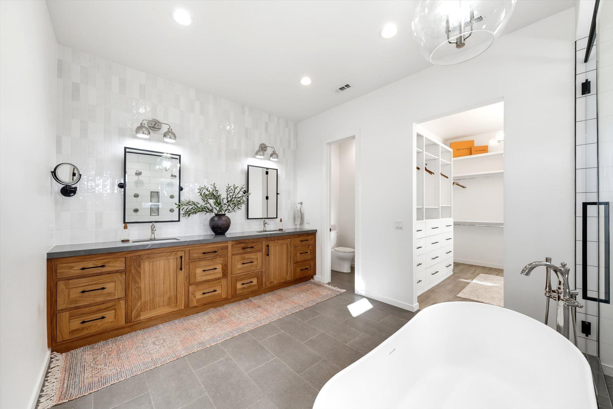 4103 South Little Valley Road St. George, UT 84790 - Photo 28 of 105 Primary bathroom