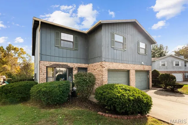 $165,000 | 40 Clinton Hill Drive, Belleville, IL 62226