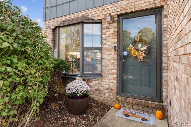 $165,000 | 40 Clinton Hill Drive, Belleville, IL 62226