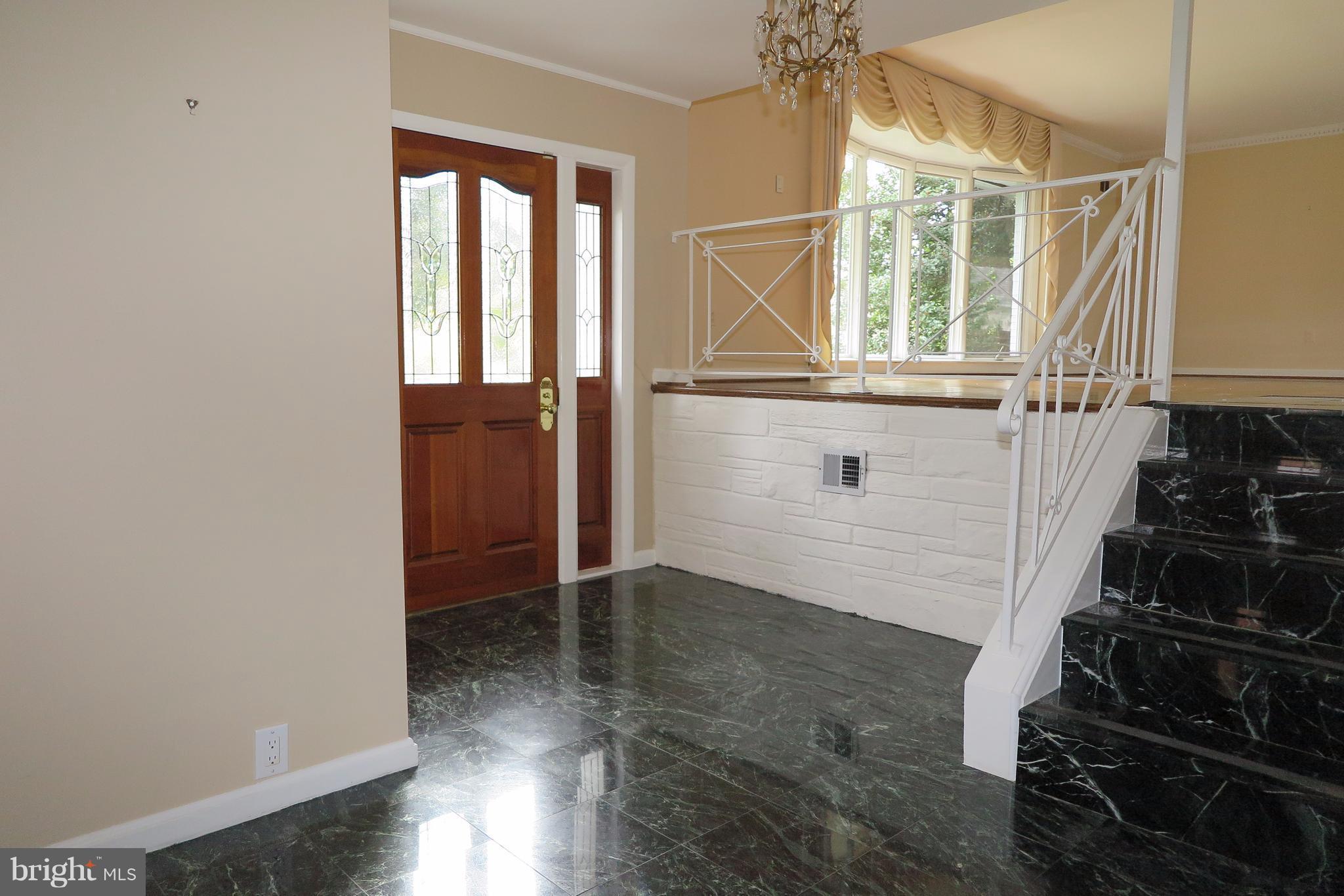 5639 Oldchester Road Bethesda, MD 20814 - Photo 6 of 30 Foyer Entry