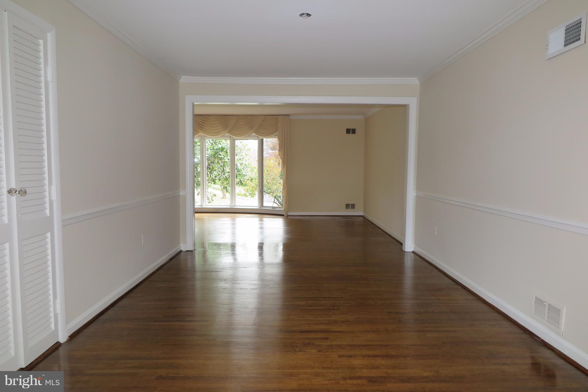 5639 Oldchester Road Bethesda, MD 20814 - Photo 9 of 30 Dining Room