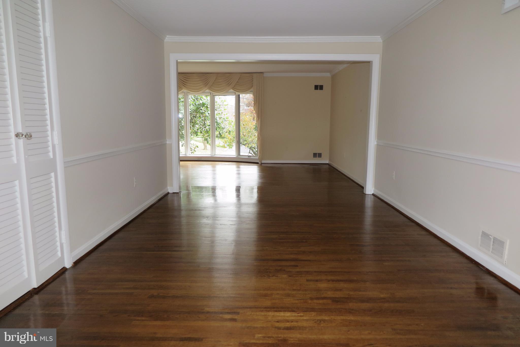 5639 Oldchester Road Bethesda, MD 20814 - Photo 10 of 30 Dining Room view 2