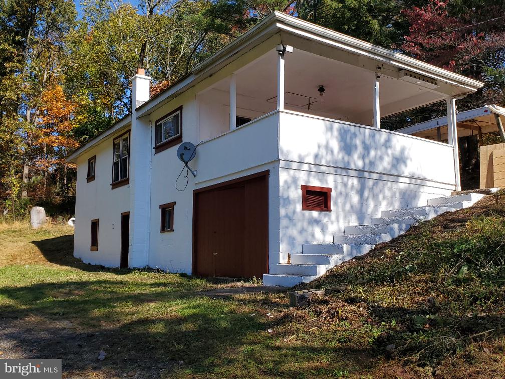 4586 Back Road Halifax, PA 17032 - Photo 3 of 35 House Right Front