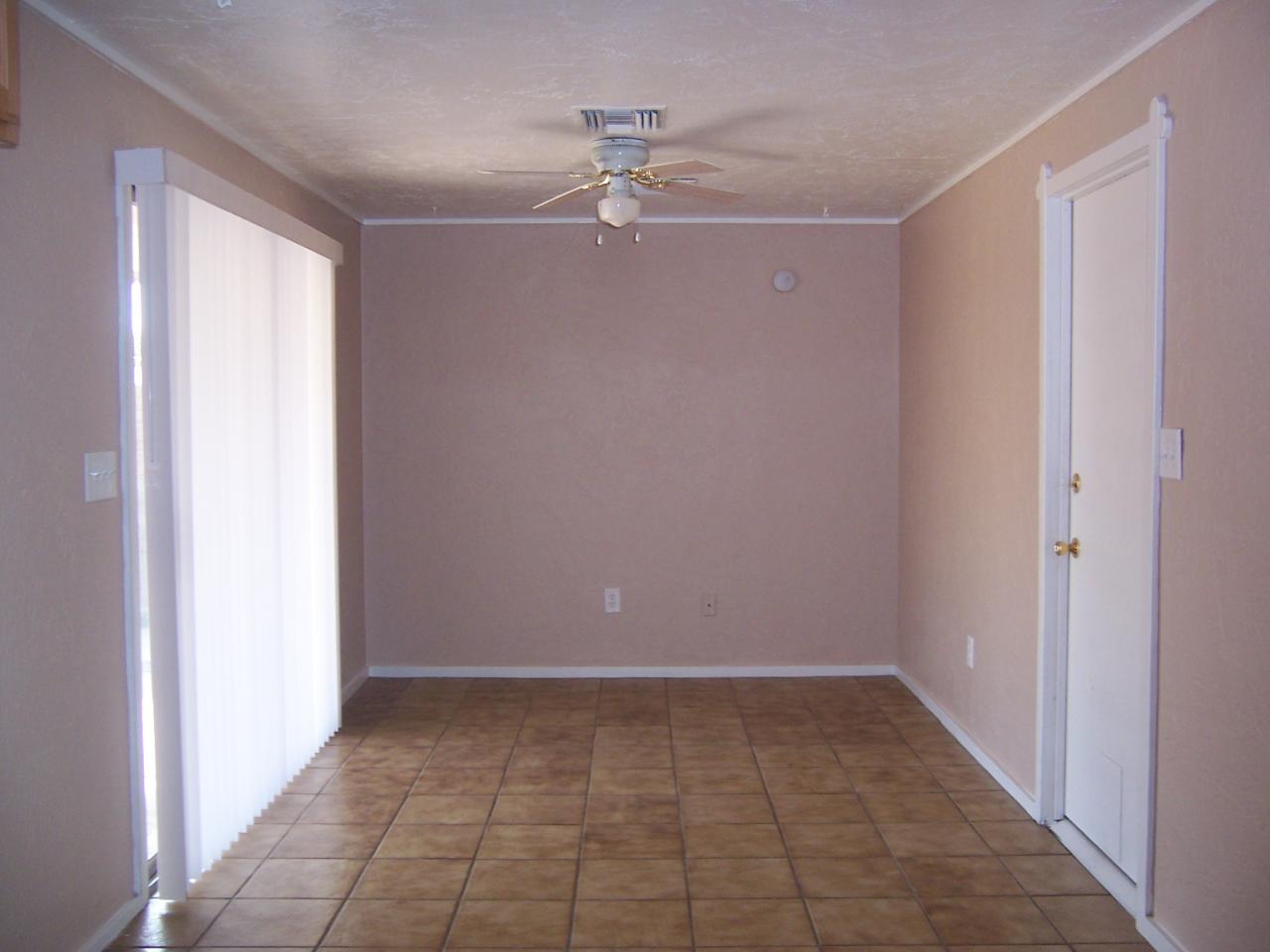 5637 West Granada Road Phoenix, AZ 85035 - Photo 4 of 10 DINING AREA