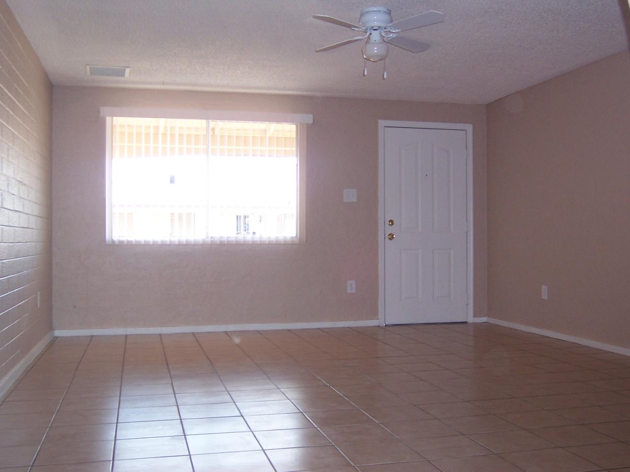 5637 West Granada Road Phoenix, AZ 85035 - Photo 5 of 10 LIVING ROOM