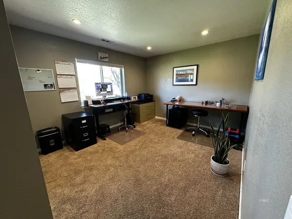 $785,000 | 800 Valley W Circle, Bishop, CA 93514
