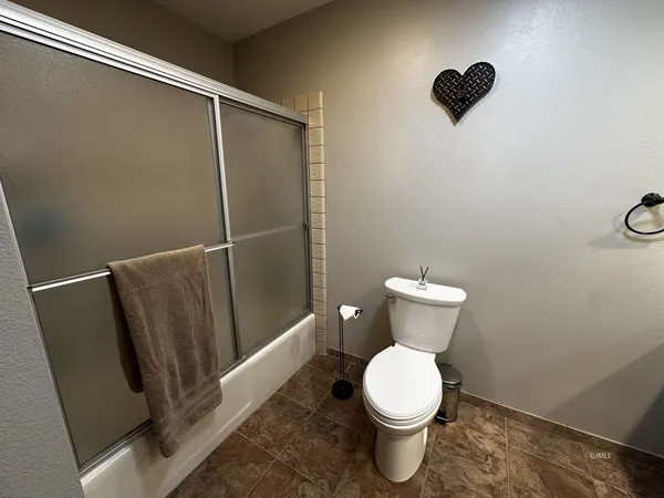 $785,000 | 800 Valley W Circle, Bishop, CA 93514