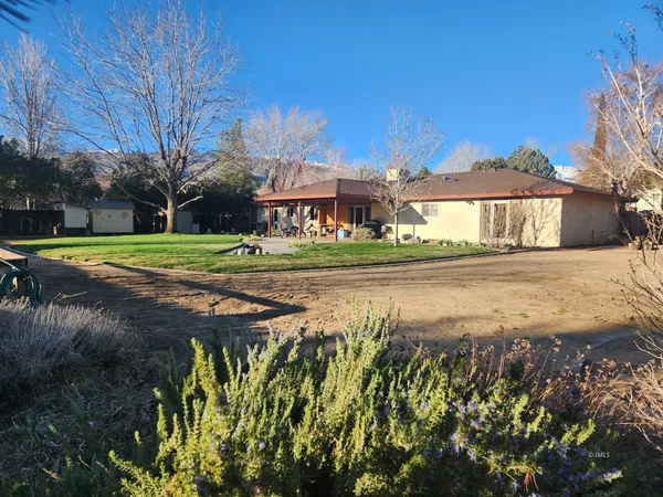 $785,000 | 800 Valley W Circle, Bishop, CA 93514