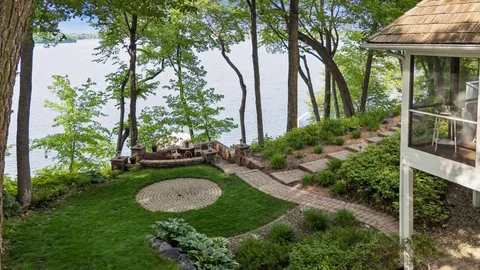 $3,395,000 | 6306 Maple Ridge, Excelsior, MN 55331
